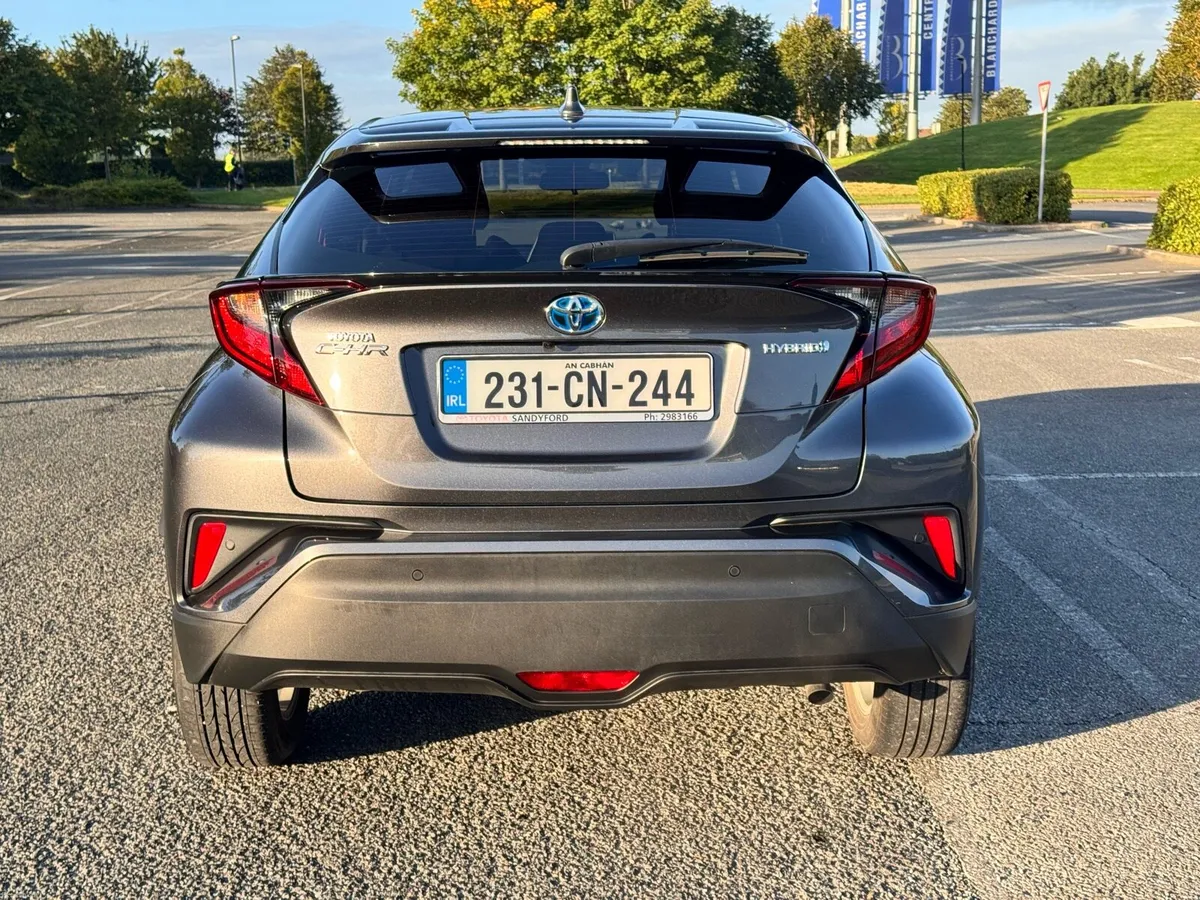 2023 TOYOTA C-HR 1.8 HYBRID – ONLY 43,178 KM - Image 5