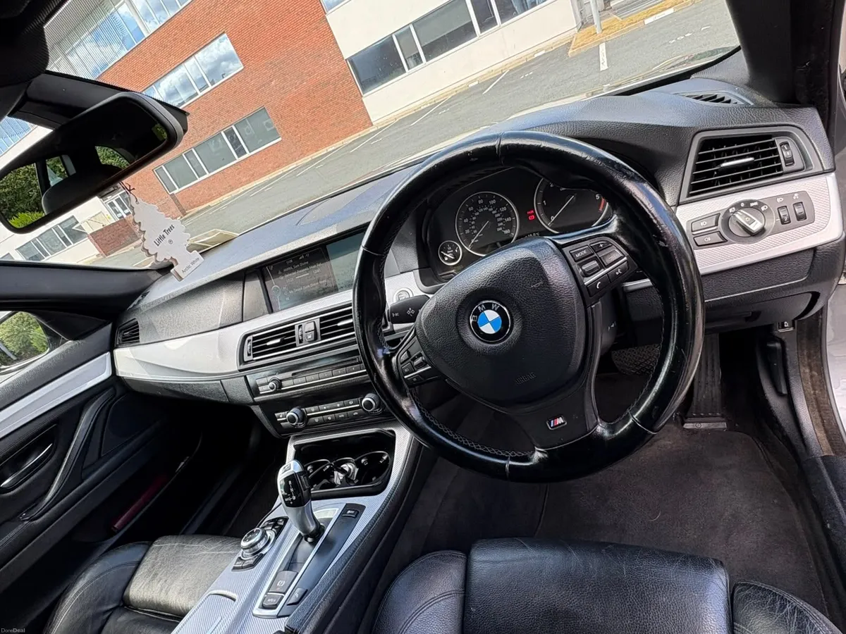BMW 5-Series 2011 - Image 4