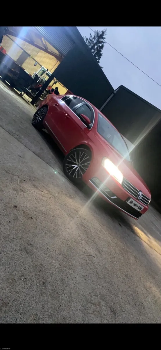 Volkswagen Passat 2012 - Image 4