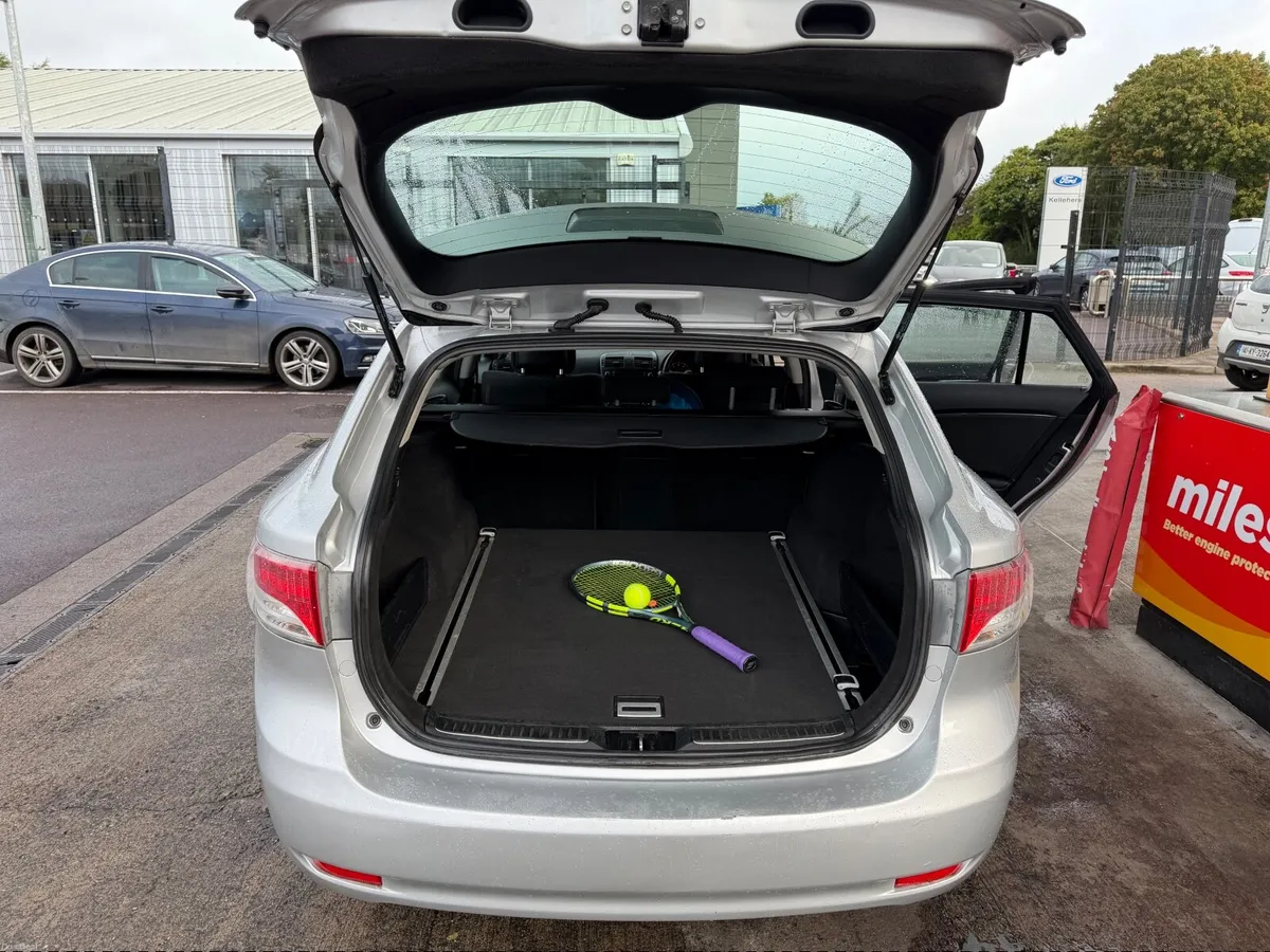 Toyota Avensis 2009 - Image 6