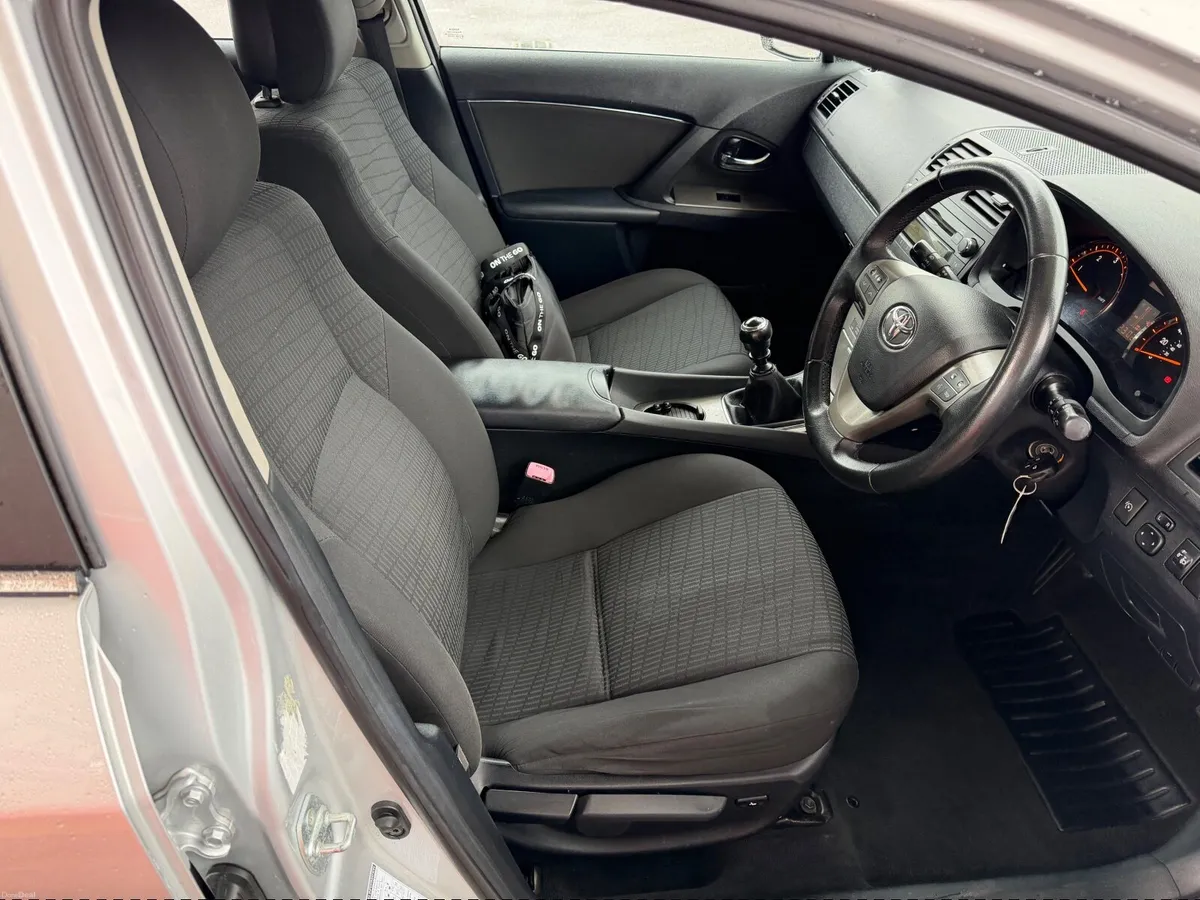 Toyota Avensis 2009 - Image 4