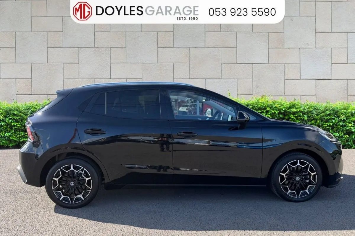 MG MG4 Urban LR Premium - Image 2