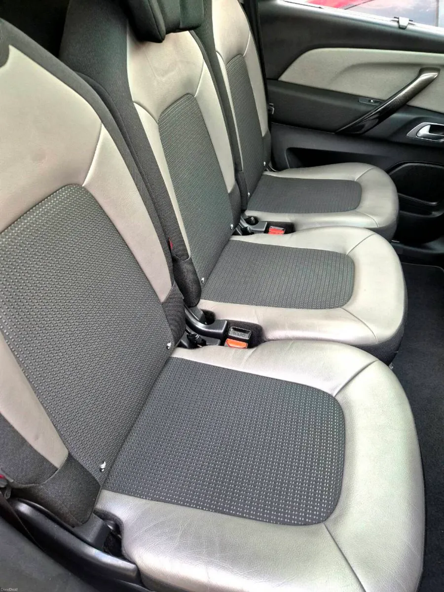 Citroen C4 Picasso 1.6hdi automatic, low km, mint! - Image 6