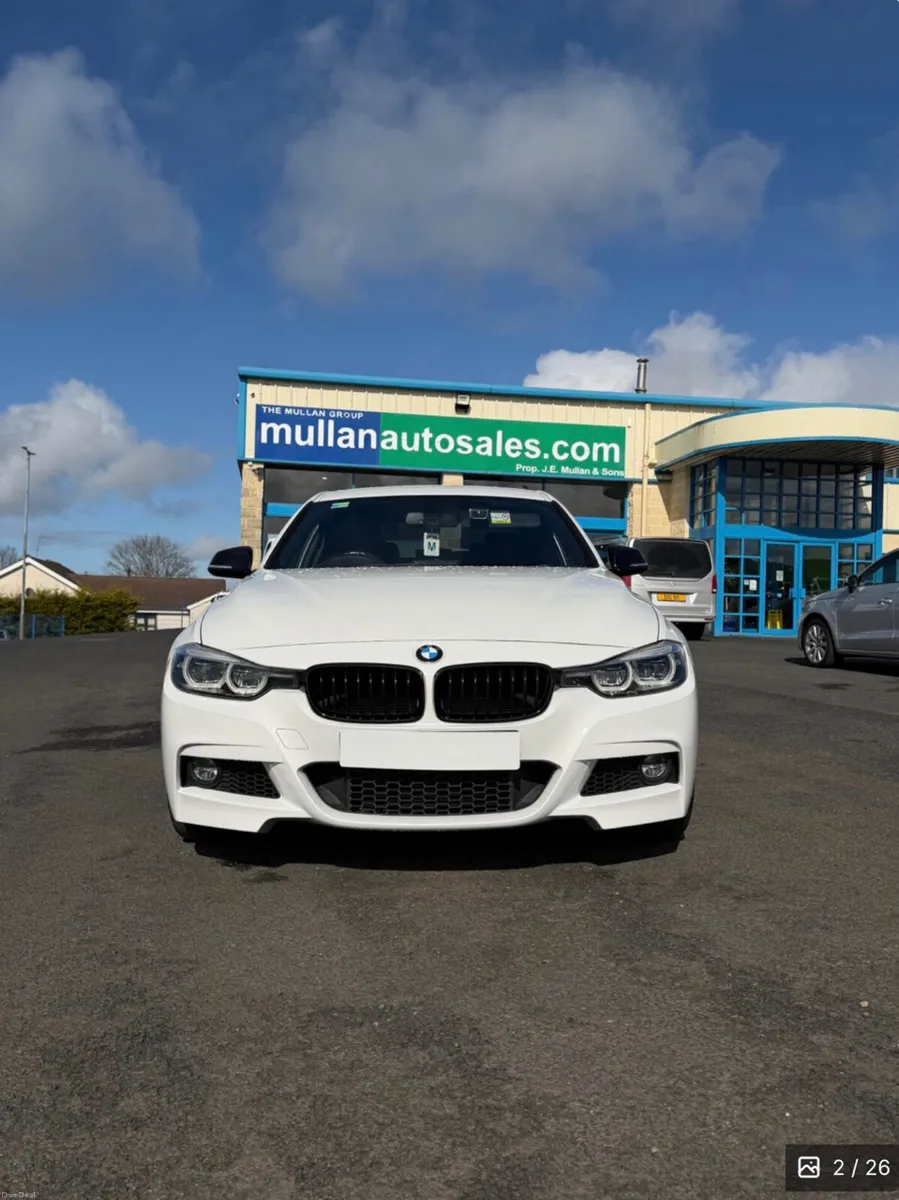 BMW 3-Series 2018 - Image 2