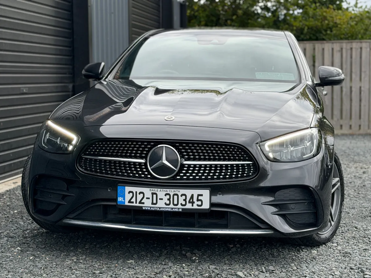 212 Mercedes-Benz E 300 DE Amg Line - Image 2