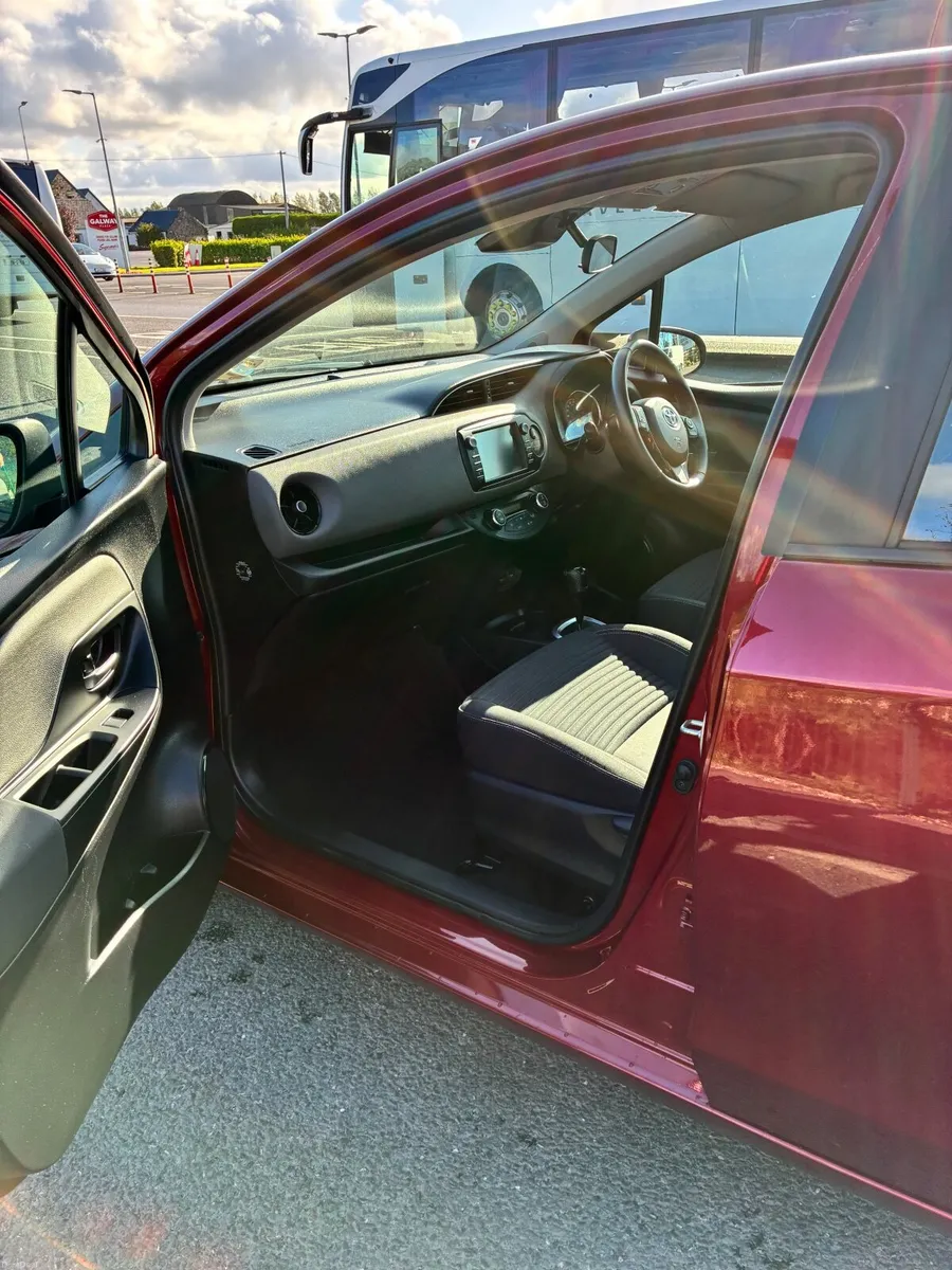 Toyota Yaris 2018 - Image 5