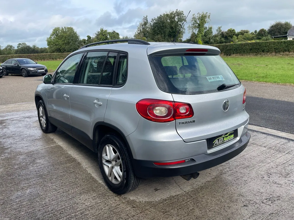 Volkswagen Tiguan LOW MILEAGE - Image 5