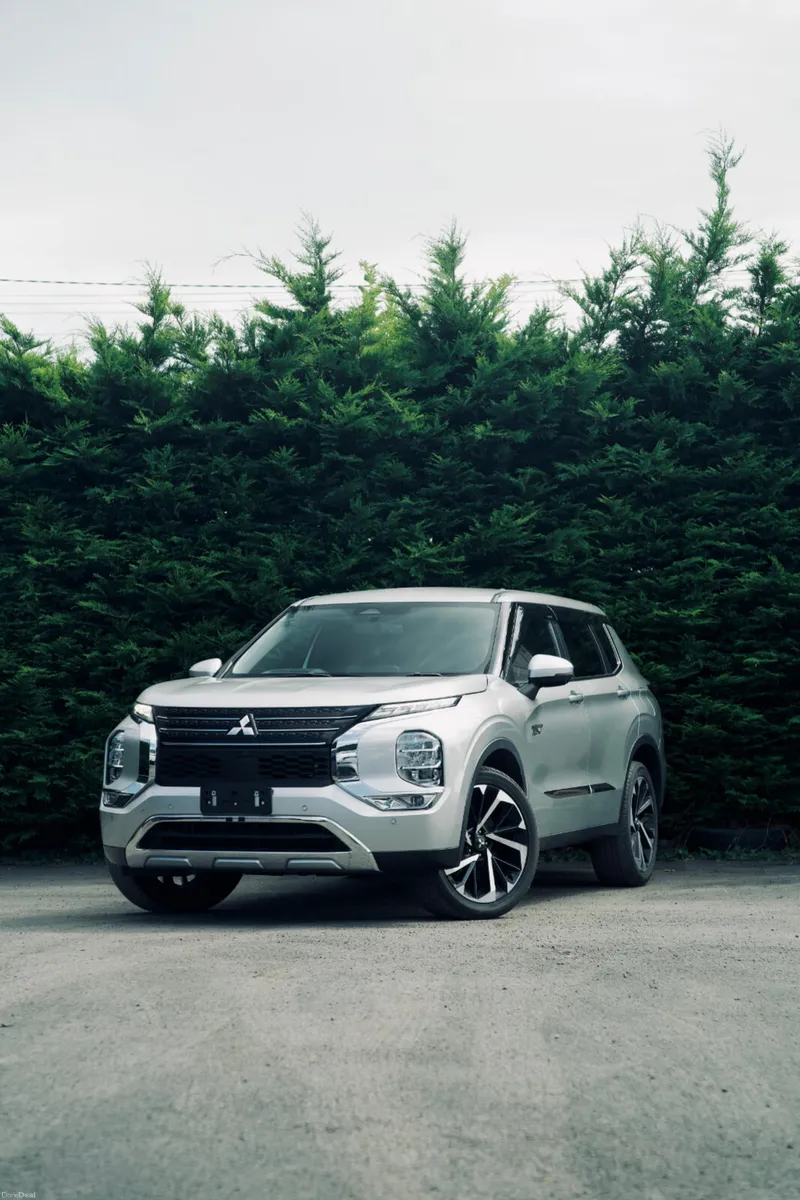 Mitsubishi Outlander PHEV Premium Package 2022 - Image 1