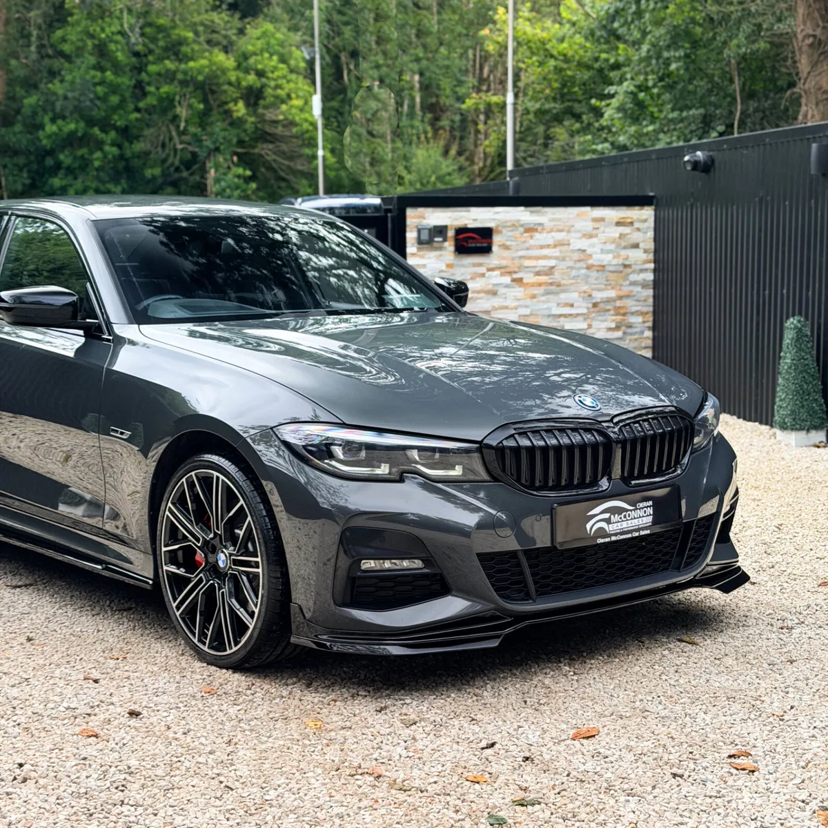 2022 (221) BMW 330E MSPORT X-DRIVE PRO (4WD - Image 2