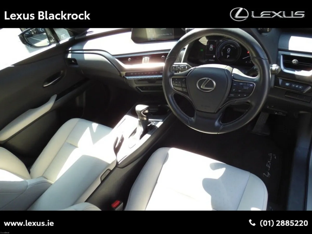 Lexus UX Hybrid Dynamic - Image 2