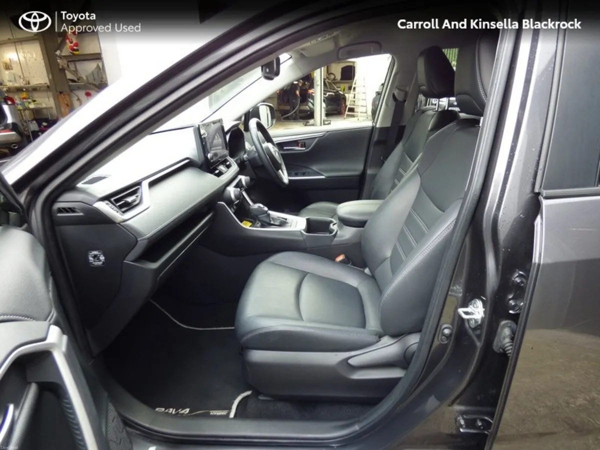 Toyota RAV4 Hybrid Sol - Image 6