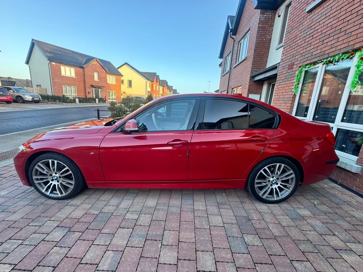 BMW 3-Series 2015 - Image 2