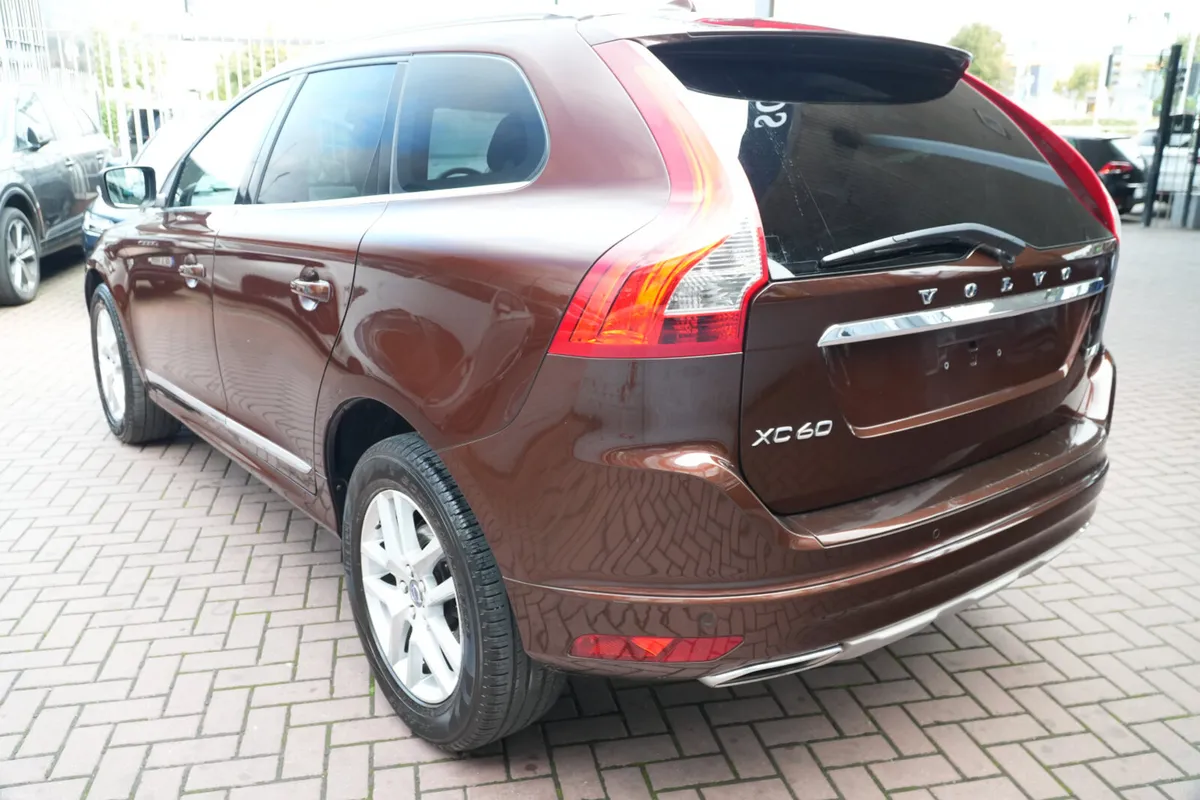 2017 VOLVO XC60 D4 - Image 6