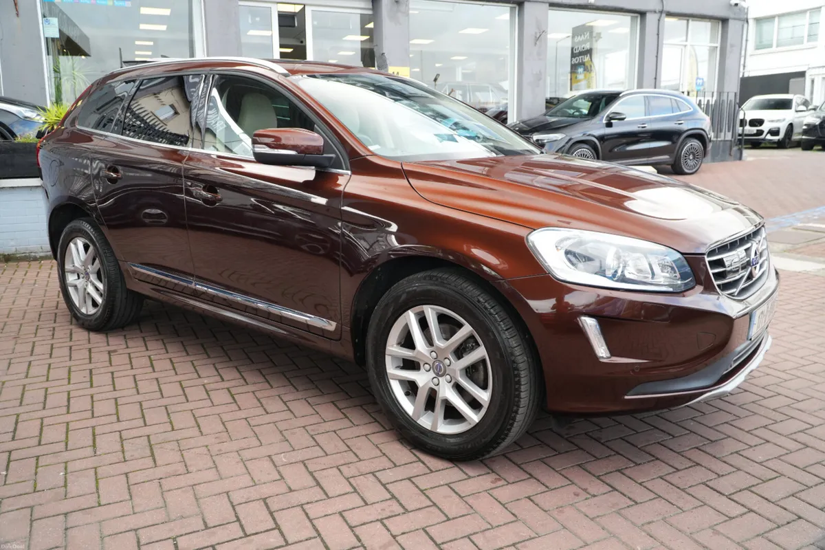 2017 VOLVO XC60 D4 - Image 2