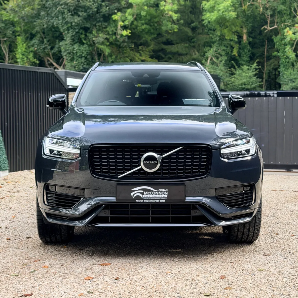 2021 (211) Volvo XC90 R-Design Pro T8 Recharge AWD - Image 3