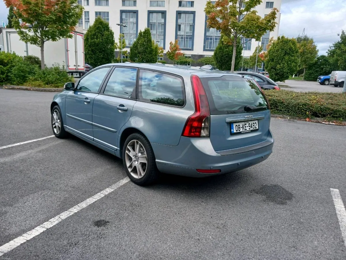 Volvo V50 2.0Tdi Diesel Estate 6Sp Manual - Image 3
