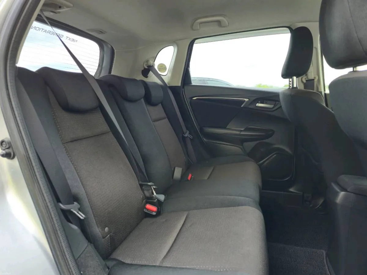 Honda Fit 2015 - Image 6