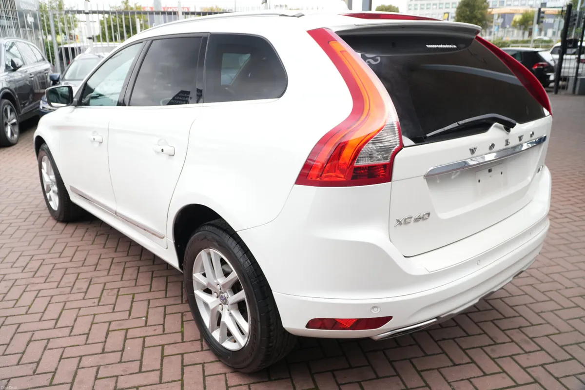 2017 VOLVO XC60 D4 - Image 6