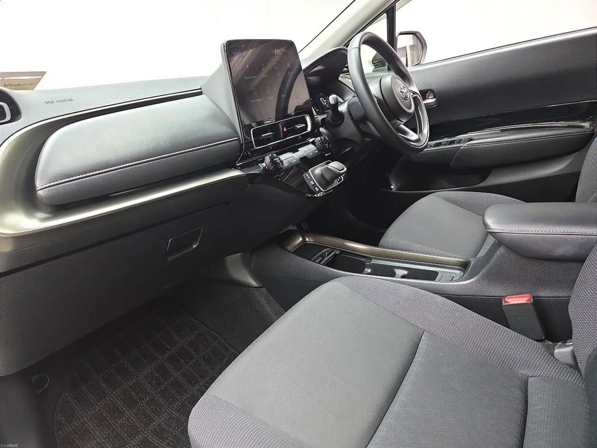 Toyota Aqua 1.5 Hybrid Z Model - Image 4