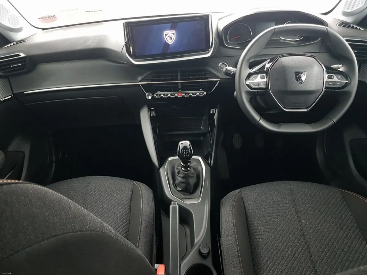 Peugeot 208 Petrol Turbo 100bhp Style - Image 3