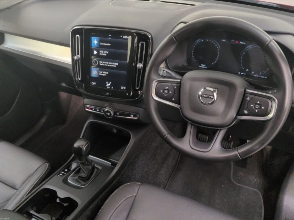 Volvo XC40 T2 Momentum - Image 3