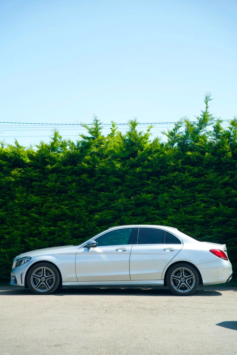 Mercedes-Benz C200 AMG-Line 2018 - Image 2
