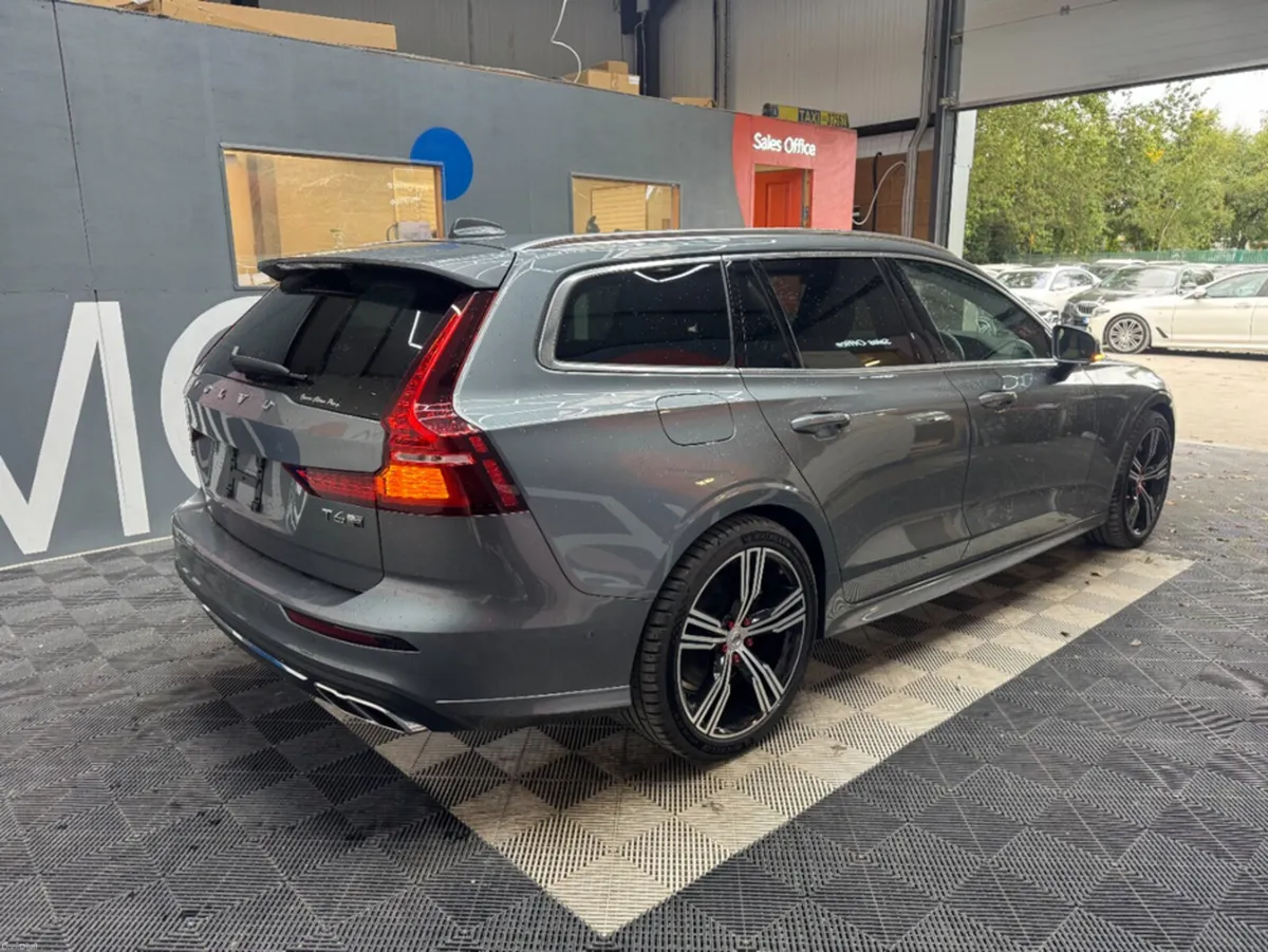 Volvo V60 2020 VOLVO V60 4WD RECHARGE PLUG-IN HYBR - Image 3