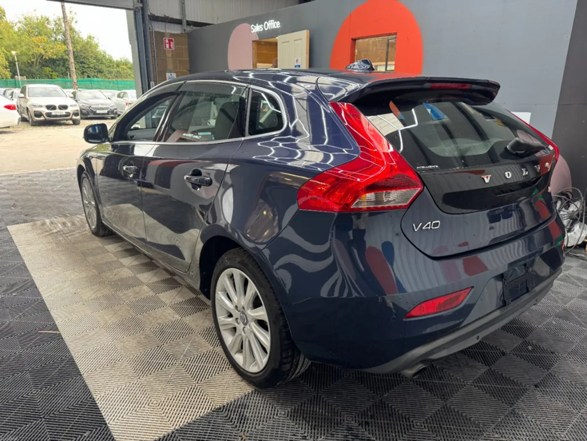 Volvo V40 2015 VOLVO V40 T4 AUTOMATIC 1.6/ AUTOMAT - Image 5
