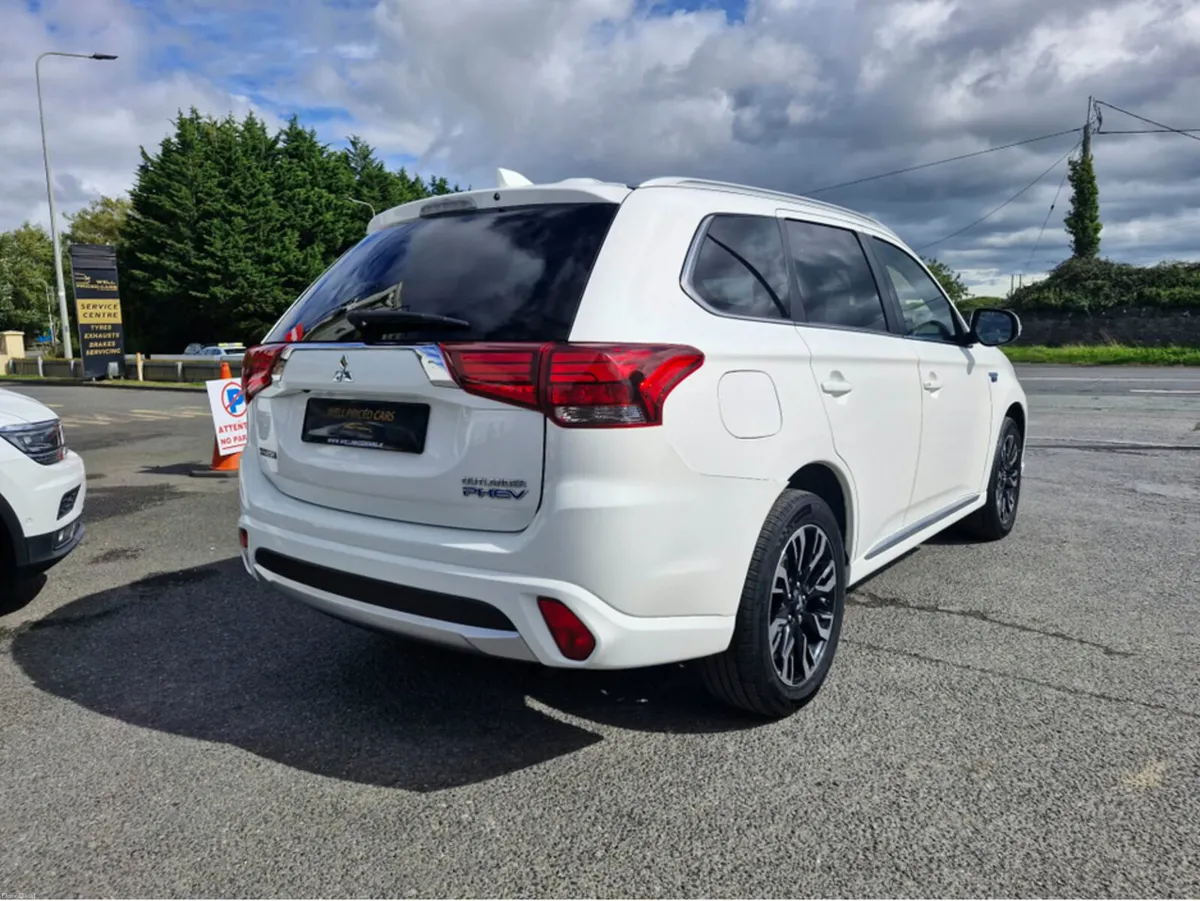 Mitsubishi Outlander 2.0 GX4H PHEV 200BHP 5DR AUTO - Image 4