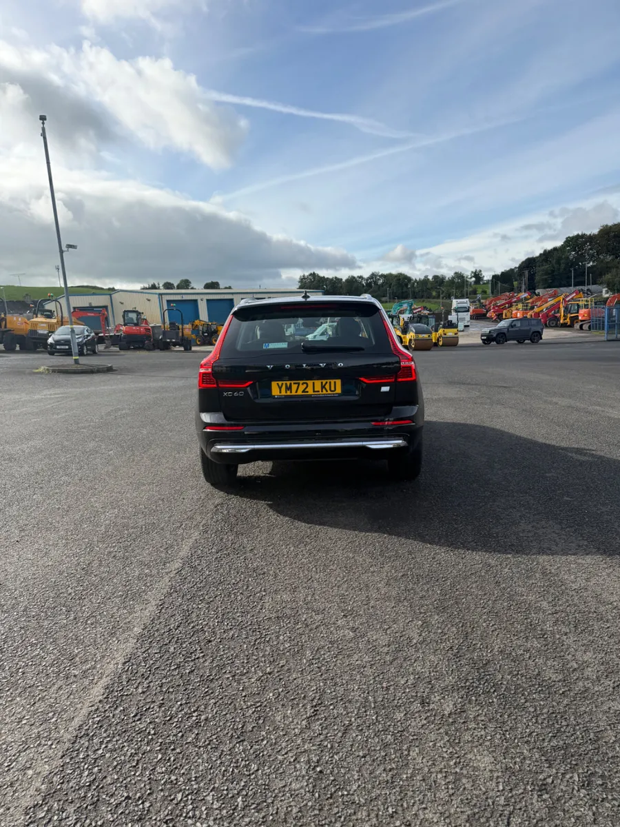 Volvo XC60 2023 - Image 6