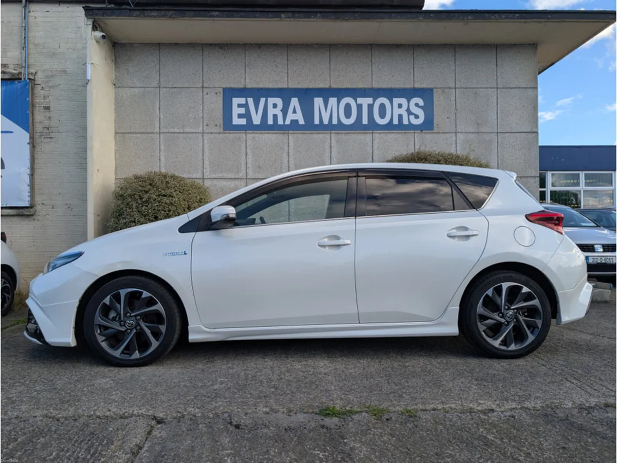 Toyota Auris G MODELLISTA HYBRID AUTOMATIC 1.8  PE - Image 5