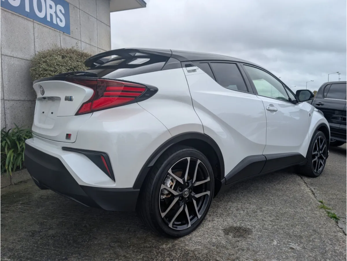 Toyota C-HR GR SPORT AUTOMATIC HYBRID 1.8 PETROL / - Image 6