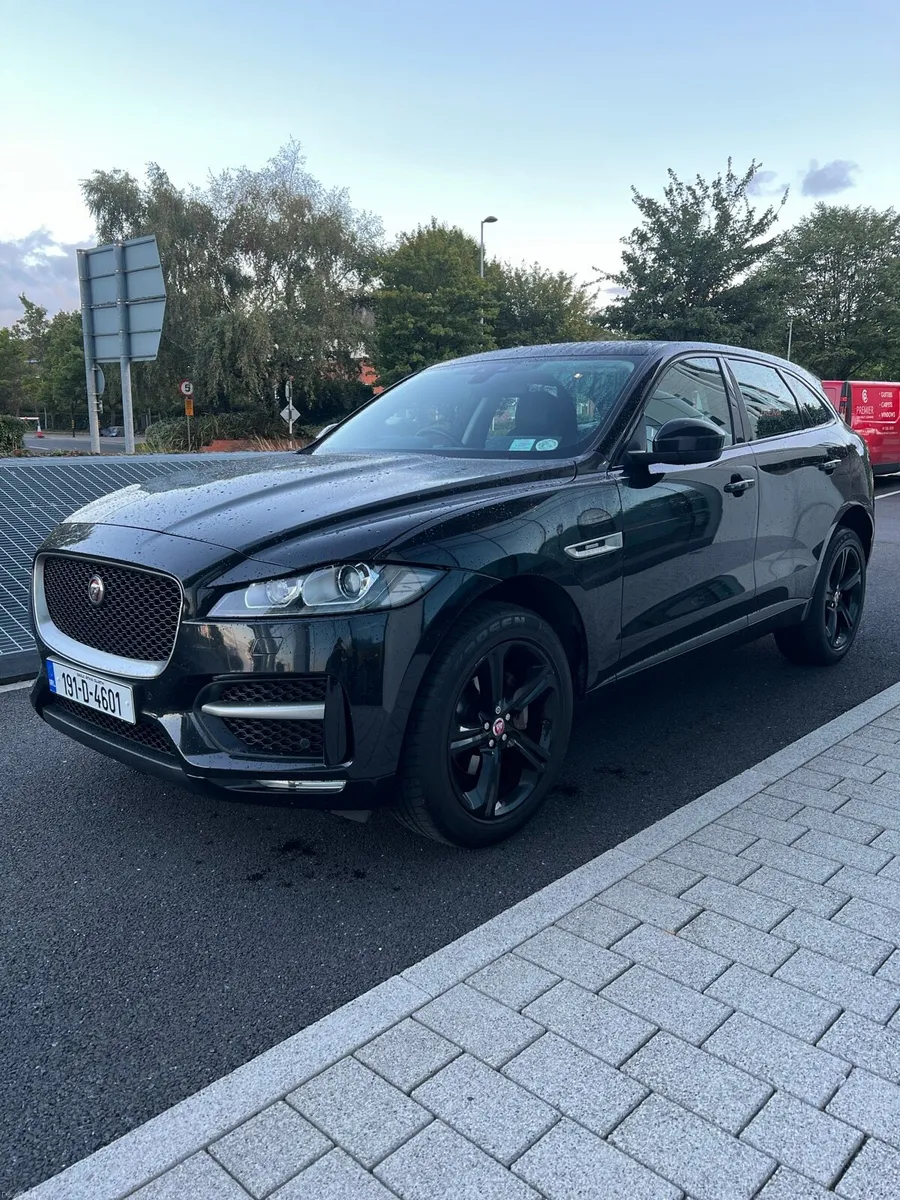 Jaguar F-pace R SPORT HIGH SPEC (NCT+Low mileage) - Image 2