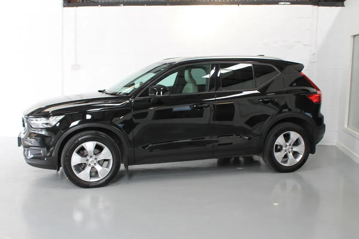 Volvo XC40 2020 Momentum Pro Automatic - Image 4