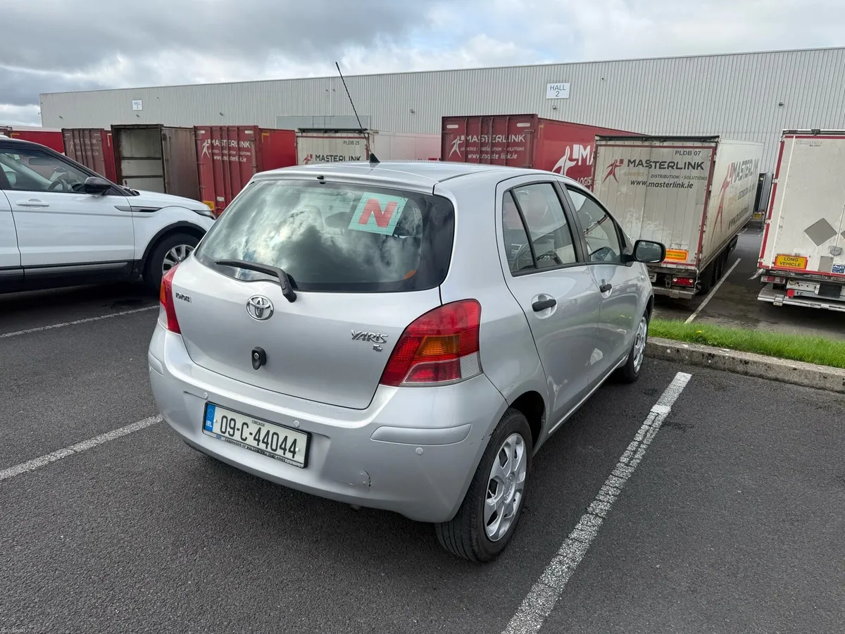 Toyota Yaris T2 2009 - Image 2