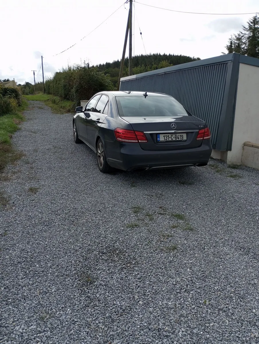 Mercedes-Benz E-Class 2013 - Image 2