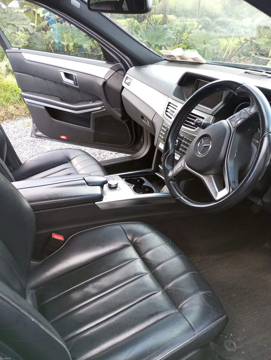 Mercedes-Benz E-Class 2013 - Image 3