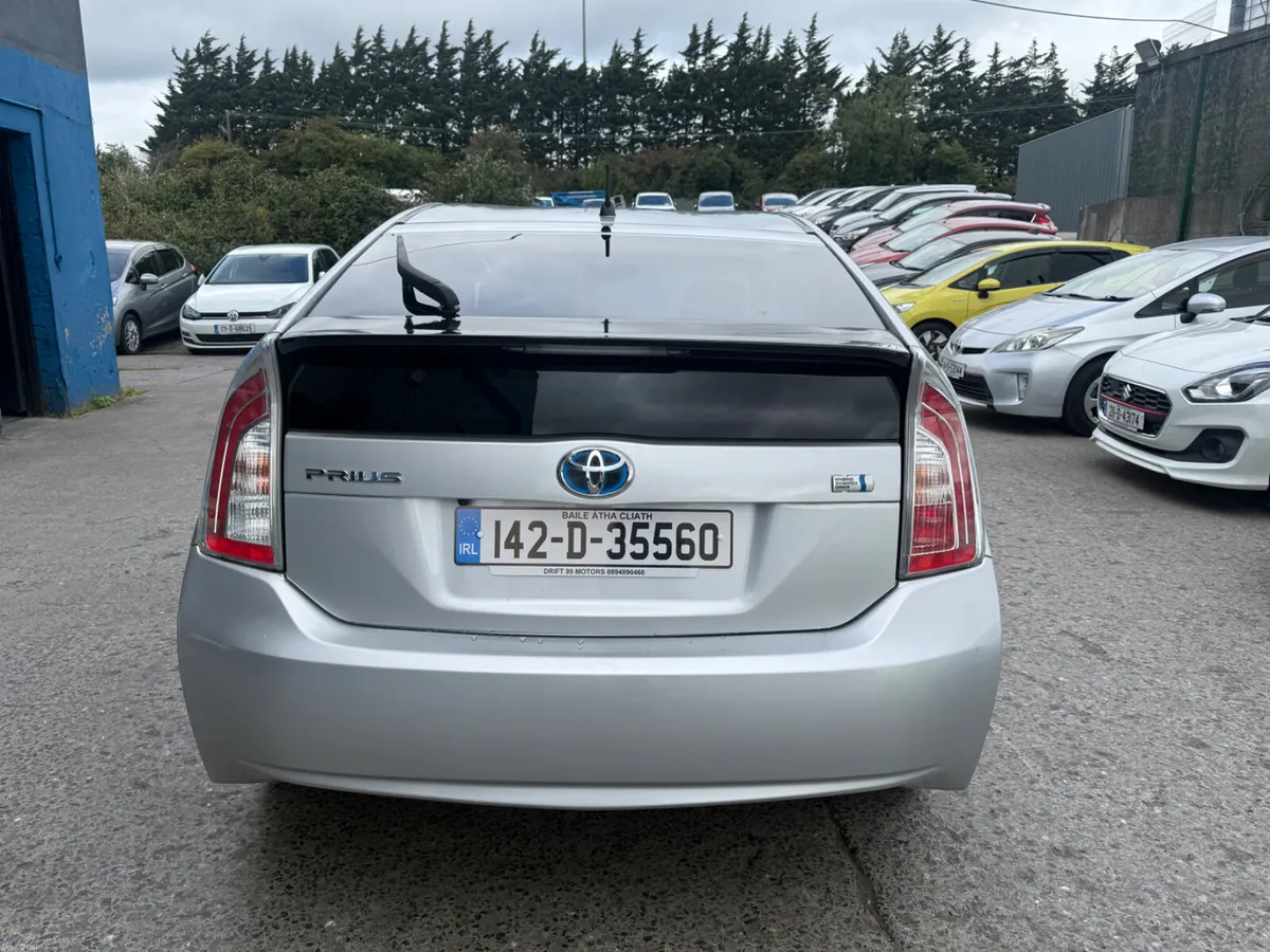 2014 Toyota Prius Hybrid Automatic / CarPlay - Image 5
