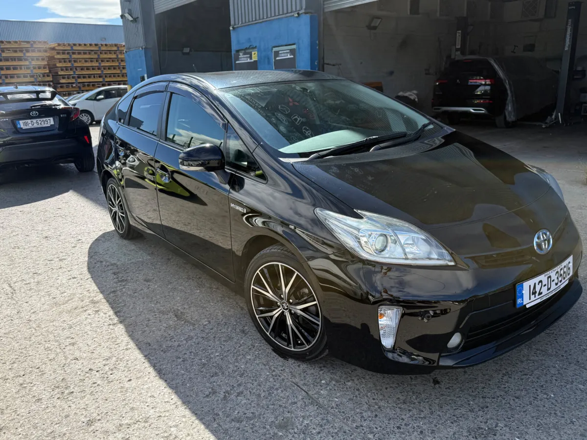 2014 Toyota Prius Hybrid Automatic /S Package - Image 6