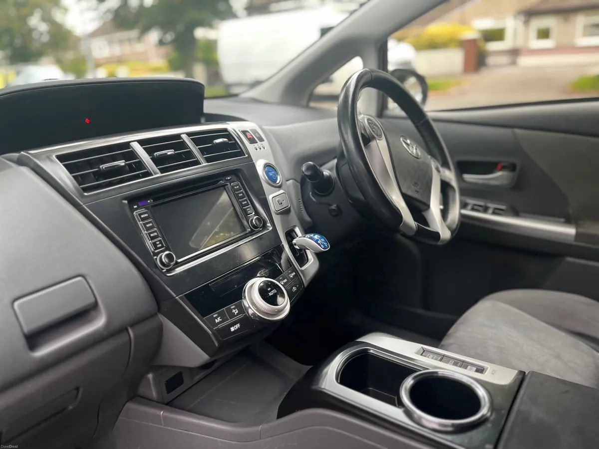 Toyota Prius 2012 - Image 2