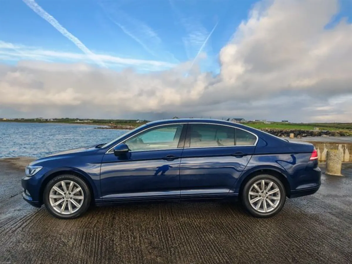 Volkswagen Passat 2.0 TDI SE Business 4DR - Image 4