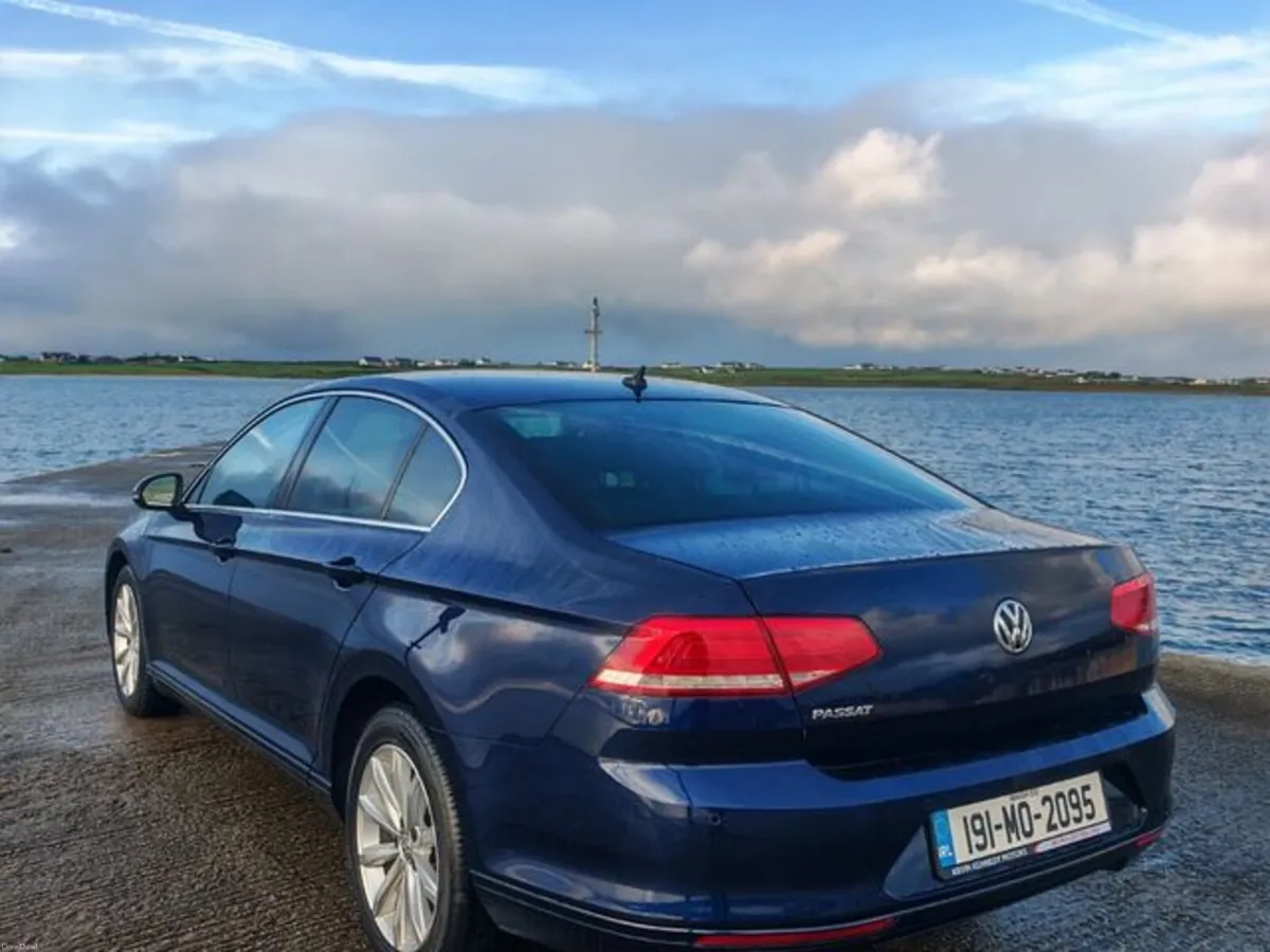 Volkswagen Passat 2.0 TDI SE Business 4DR - Image 5