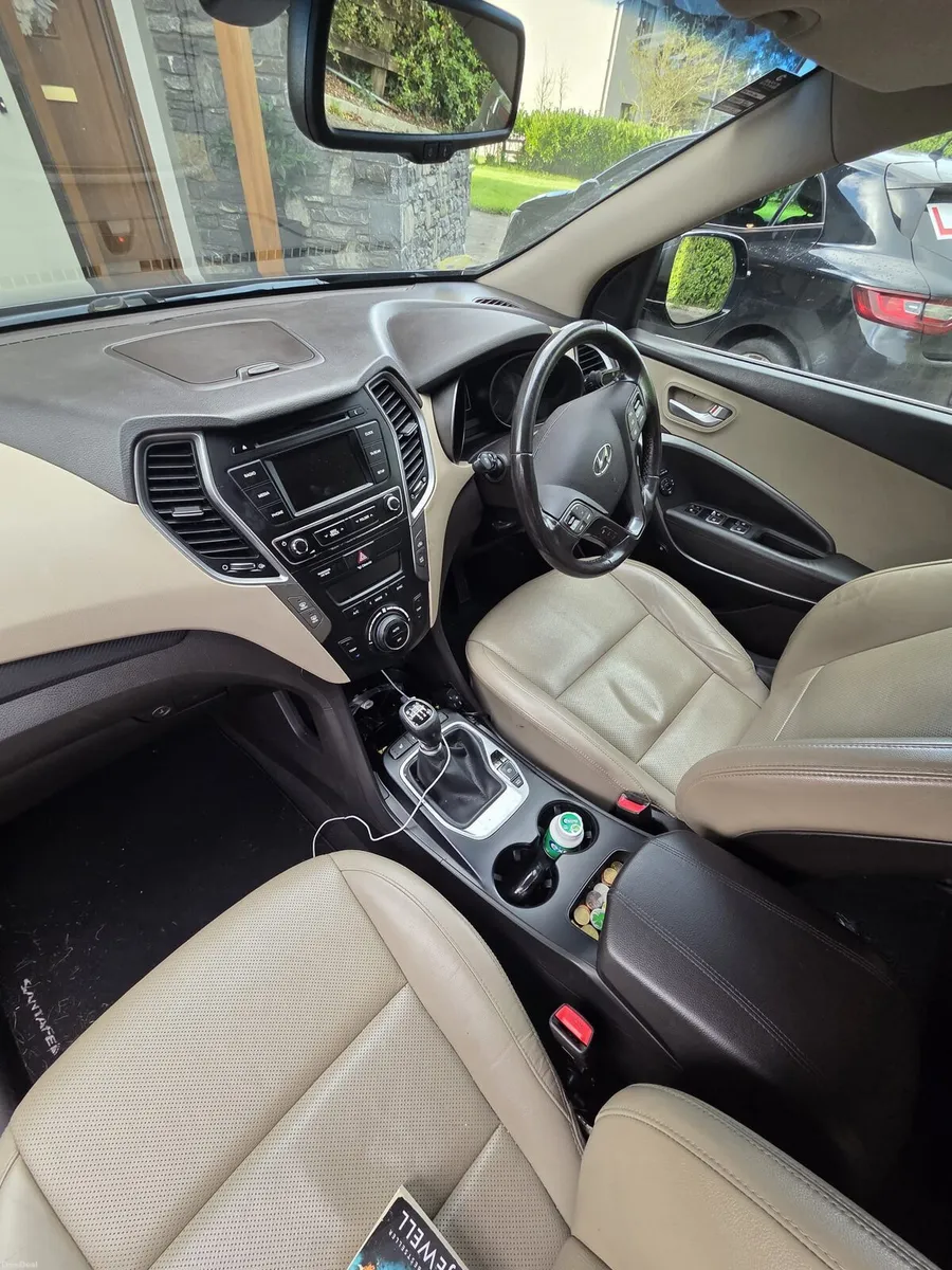 Hyundai Santa Fe 2017 - Image 5