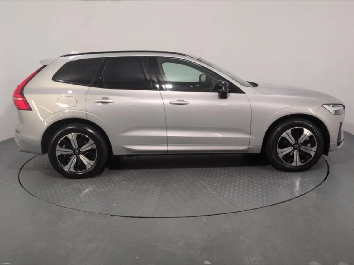 Volvo XC60 T6 Recharge PHEV 350hp AT8 Plus Dark - Image 5