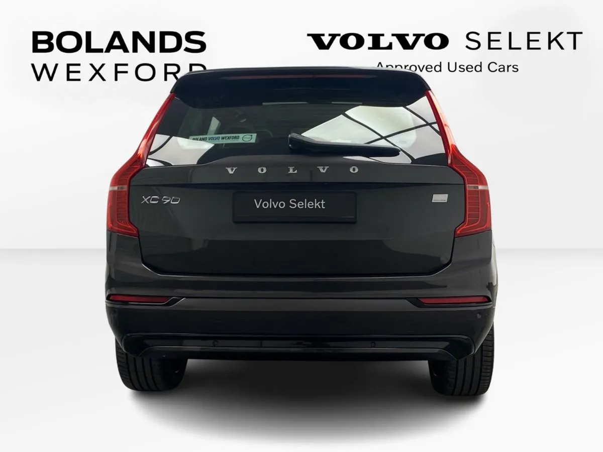 Volvo XC90 T8 PHEV 455hp Plus (Dark Theme) - Image 3