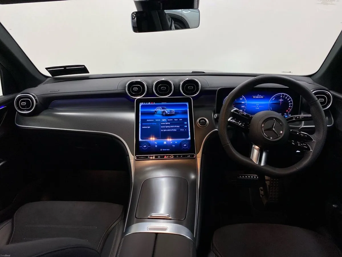 Mercedes-Benz GLC GLC 300 e AMG Line Urban Edition - Image 2