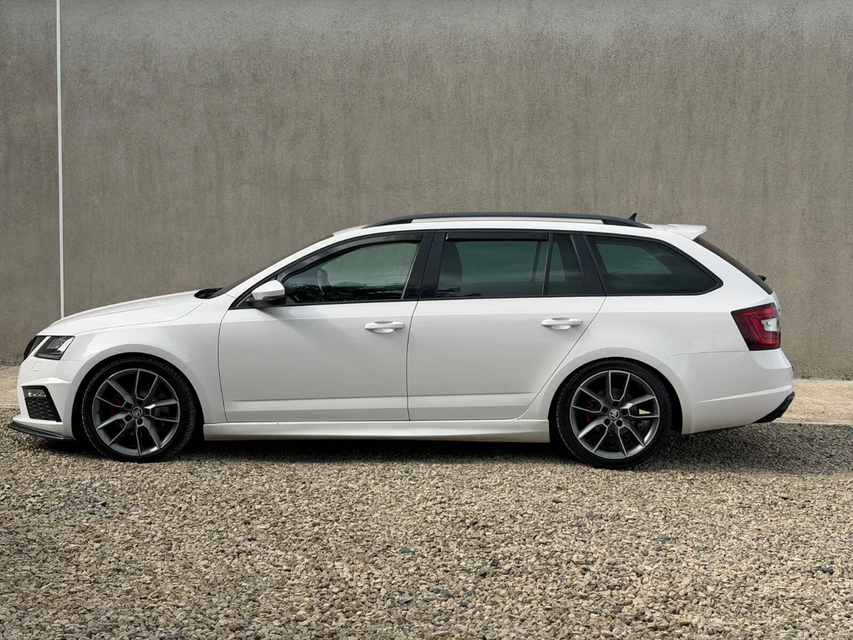 2018 Skoda Octavia Estate VRS - Image 4