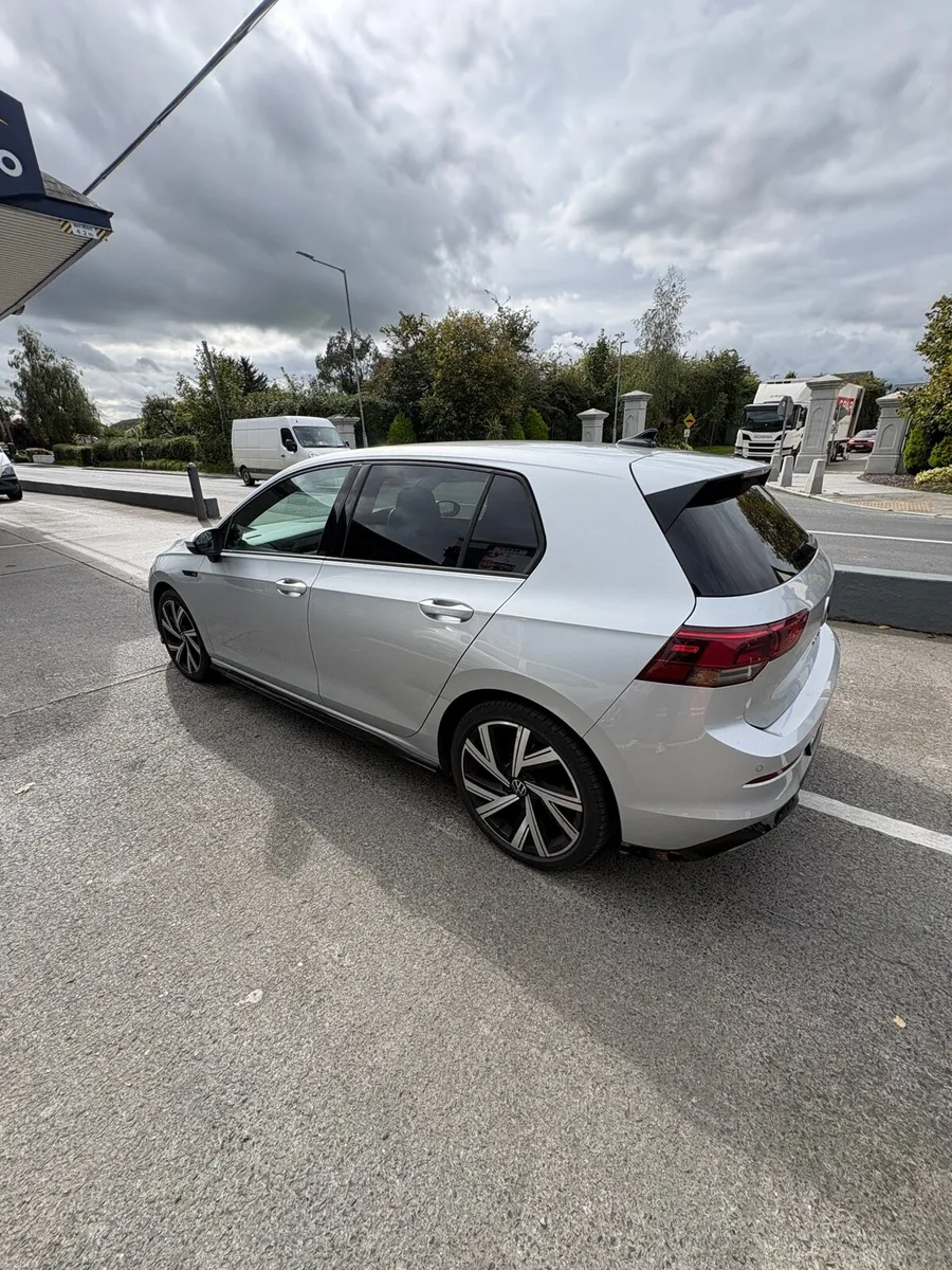 2024 Volkswagen Golf R-Line, 1.0 TSI Manual - Image 4