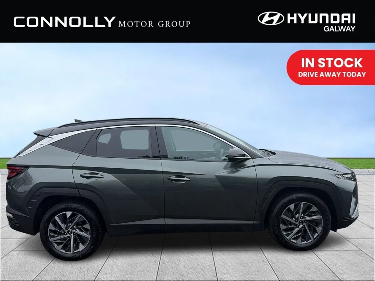Hyundai Tucson 2WD Executive Plus w 2 Tone Roof 4. - Image 3