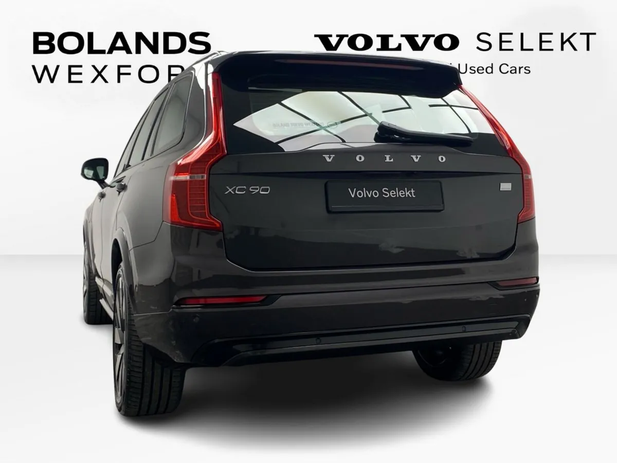 Volvo XC90 T8 PHEV 455hp Plus (Dark Theme) - Image 3